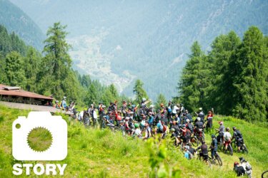 Thok Tribe 2025 – Fotostory: 300 Fans italienischer E-Bikes feiern eine Party