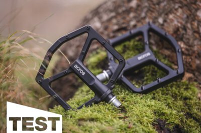 Neues Acros Flatpedal im ersten Test: Satter Grip für Gravel bis Enduro
