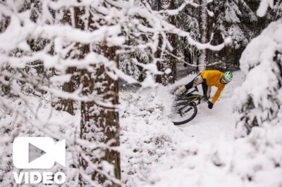 Schnee-E-Biken als DH-Training: Johannes Fischbach am Limit