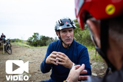 Stéphane Peterhansel im Interview: Paris-Dakar-Training mit dem Thok E-Bike